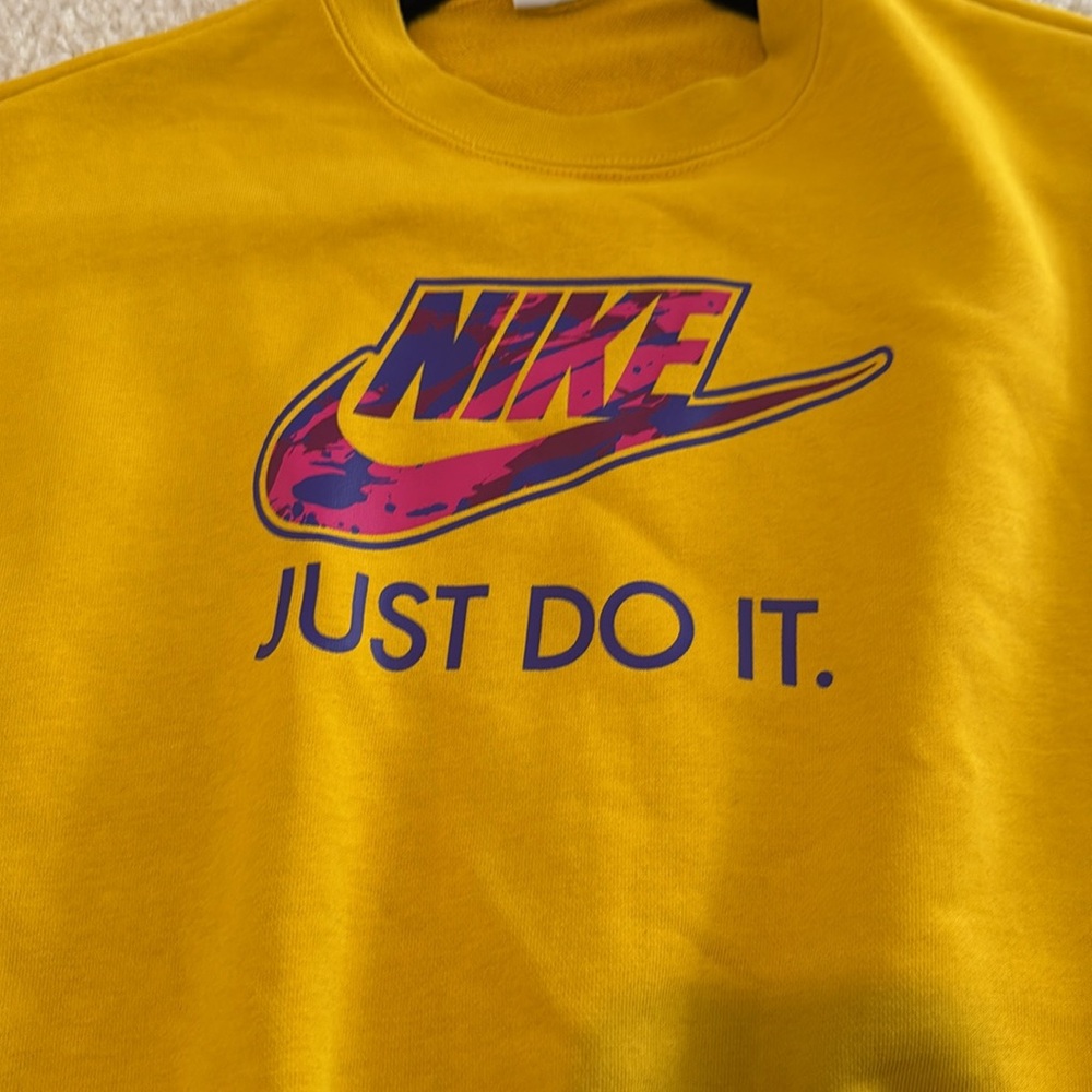 Nike Top - Picture 5 of 7